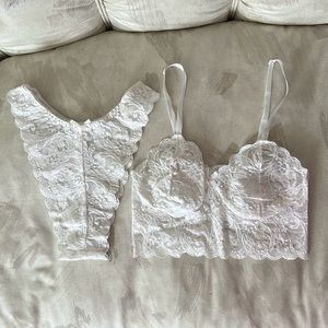 Fredrick’s of Hollywood and Je Tadore lace Thongs Bralette